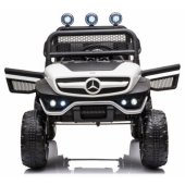 Mercedes Unimog S White