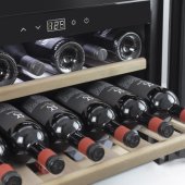 WineSafe 18 EB juodas
