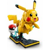 72152 Pikachu and Pokéball