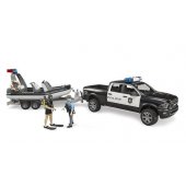 Dodge RAM 2500 policijos pikapas su valtimi