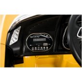 Car Audi R8 Spyder Yellow